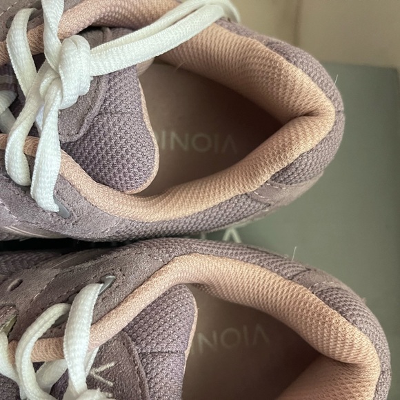 Like brand new Vionic walker - Picture 4 of 4